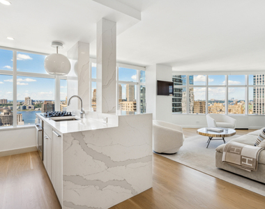160 W 66th Street - Photo Thumbnail 5