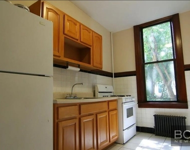 100 Cornelia Street - Photo Thumbnail 3