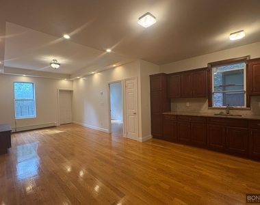 1410 Jefferson Avenue - Photo Thumbnail 4