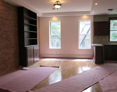 1410 Jefferson Avenue - Photo Thumbnail 5