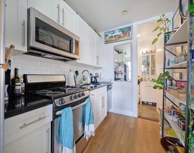 335 W 43rd Street - Photo Thumbnail 7