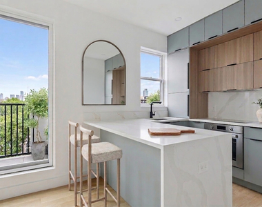 286 Covert Street - Photo Thumbnail 2