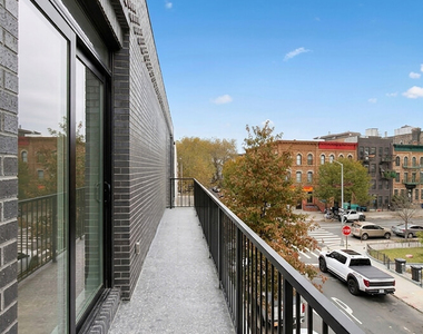286 Covert Street - Photo Thumbnail 1