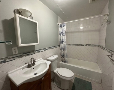374 Van Brunt Street - Photo Thumbnail 5