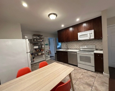 374 Van Brunt Street - Photo Thumbnail 2