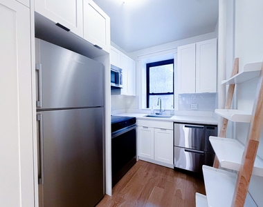 342 W 21st Street - Photo Thumbnail 2