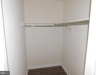 200 Dover Place - Photo Thumbnail 13