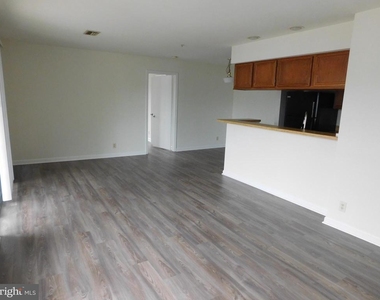 200 Dover Place - Photo Thumbnail 5