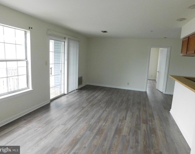 200 Dover Place - Photo Thumbnail 4