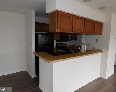 200 Dover Place - Photo Thumbnail 6