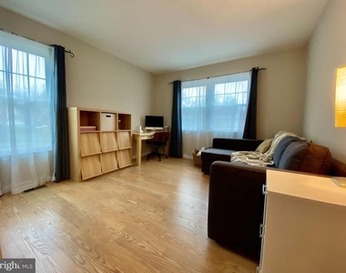 2 Eastbrook Court - Photo Thumbnail 11