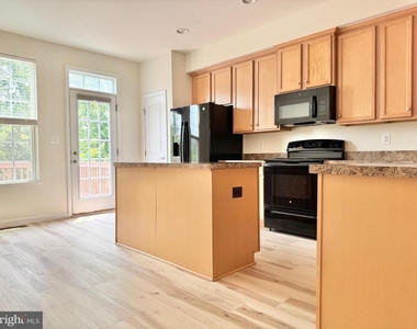 127 Streamview Drive - Photo Thumbnail 13