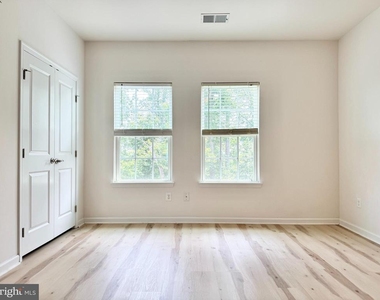 127 Streamview Drive - Photo Thumbnail 21