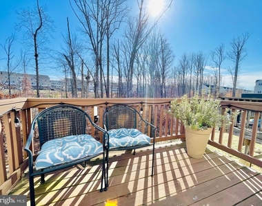 127 Streamview Drive - Photo Thumbnail 14