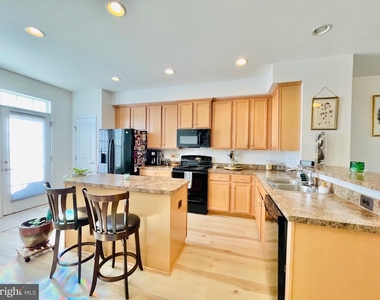 127 Streamview Drive - Photo Thumbnail 19