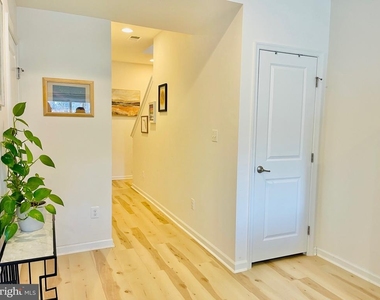 127 Streamview Drive - Photo Thumbnail 10
