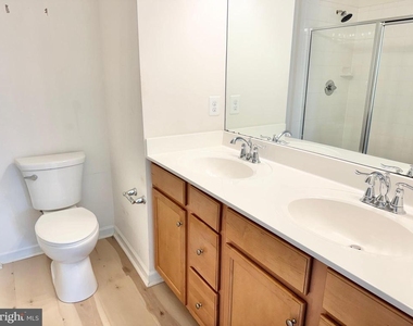 127 Streamview Drive - Photo Thumbnail 22