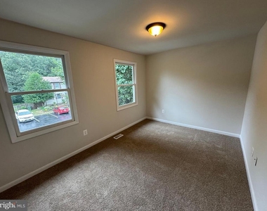 5140 Redbud Road - Photo Thumbnail 8