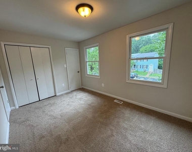 5140 Redbud Road - Photo Thumbnail 9