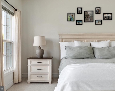 6746 Upland Manor Drive - Photo Thumbnail 10