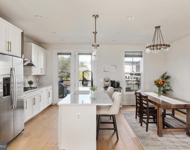 6746 Upland Manor Drive - Photo Thumbnail 28