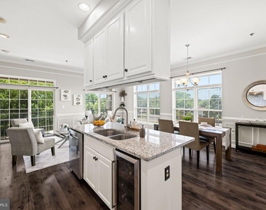 810 Belmont Bay Drive - Photo Thumbnail 13