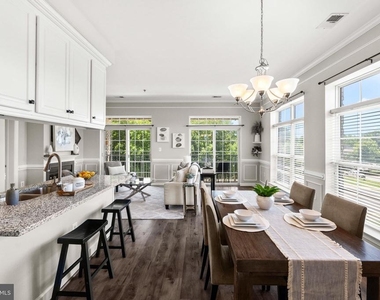 810 Belmont Bay Drive - Photo Thumbnail 7