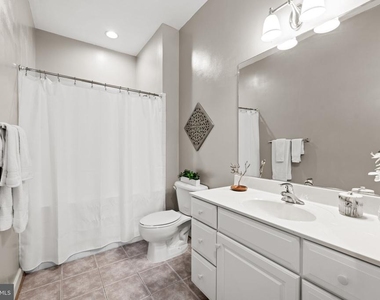 810 Belmont Bay Drive - Photo Thumbnail 30
