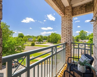 810 Belmont Bay Drive - Photo Thumbnail 34
