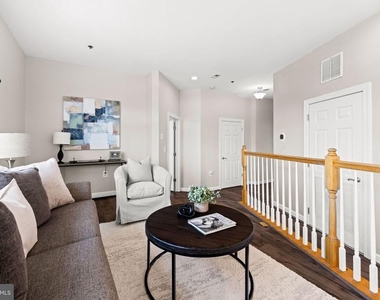 810 Belmont Bay Drive - Photo Thumbnail 4