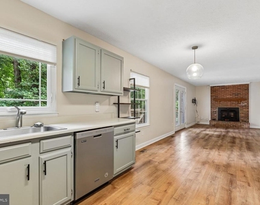 15058 Camellia Lane - Photo Thumbnail 7