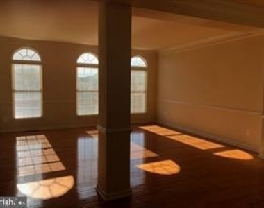 43686 Hamilton Chapel Terrace - Photo Thumbnail 2