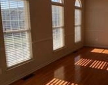 43686 Hamilton Chapel Terrace - Photo Thumbnail 1
