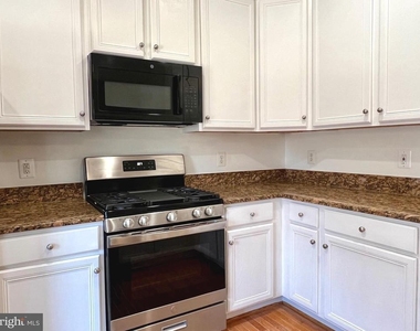 21831 Ladyslipper Square - Photo Thumbnail 18
