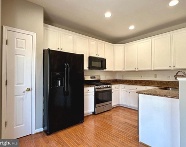 21831 Ladyslipper Square - Photo Thumbnail 14
