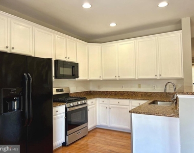 21831 Ladyslipper Square - Photo Thumbnail 15
