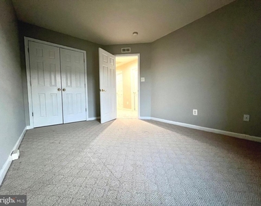 21831 Ladyslipper Square - Photo Thumbnail 35