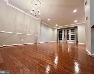 21831 Ladyslipper Square - Photo Thumbnail 7