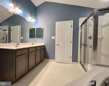 21831 Ladyslipper Square - Photo Thumbnail 25