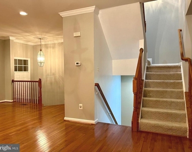 21831 Ladyslipper Square - Photo Thumbnail 19