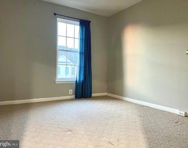 21831 Ladyslipper Square - Photo Thumbnail 36