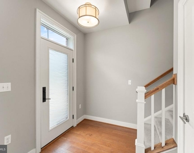 19286 Winmeade Drive - Photo Thumbnail 3