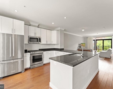 19286 Winmeade Drive - Photo Thumbnail 14