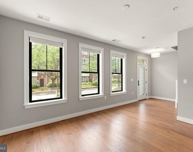 19286 Winmeade Drive - Photo Thumbnail 6