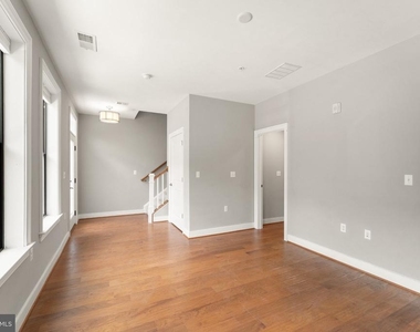19286 Winmeade Drive - Photo Thumbnail 4