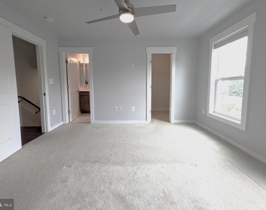 22447 Verde Gate Terrace - Photo Thumbnail 32
