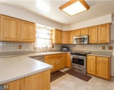 13699 Southernwood Court - Photo Thumbnail 11