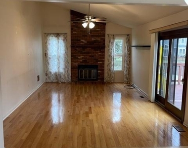 13699 Southernwood Court - Photo Thumbnail 13