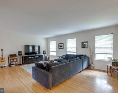 10535 Brevity Drive - Photo Thumbnail 4