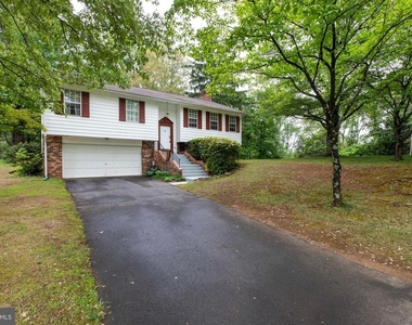10535 Brevity Drive - Photo Thumbnail 30